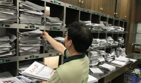 鞍山邮局小姐姐,温馨服务传递邮政情怀