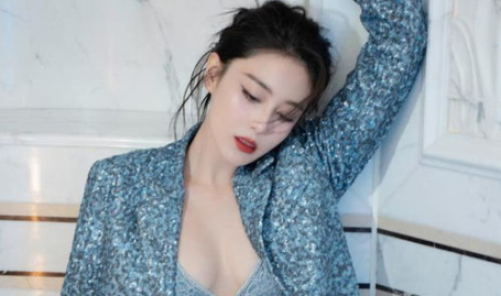 张馨予粉色内衣写真,性感魅力瞬间绽放